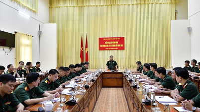 Trung tướng Lê Quang Minh làm việc tại Bộ CHQS tỉnh Cà Mau