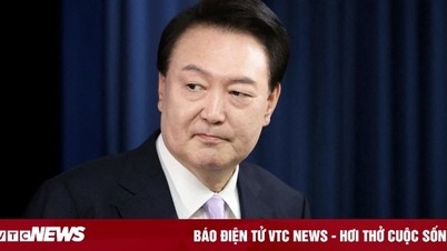 6 South Korean opposition parties submit bill to impeach President Yoon Suk-yeol