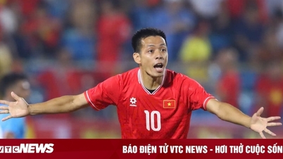 CĐV Indonesia gọi Văn Quyết là 'huyền thoại'