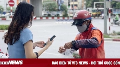 Vụ shipper bị khóa tài khoản vì 1.000 đồng vào đề thi Văn lớp 10 Khánh Hòa