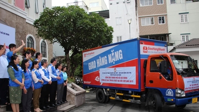Không khí khẩn trương hỗ trợ đồng bào bị thiên tai