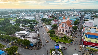 Hau Giang genehmigt Investoren, die die Anforderungen erfüllen, um ein Stadtgebiet mit einem Kapital von über 2.000 Milliarden VND zu bauen
