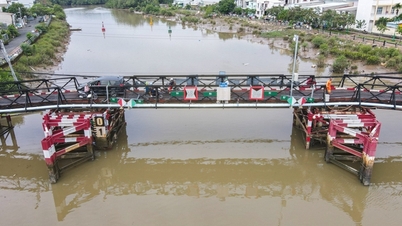Close-up of "old bridge" in Ho Chi Minh City