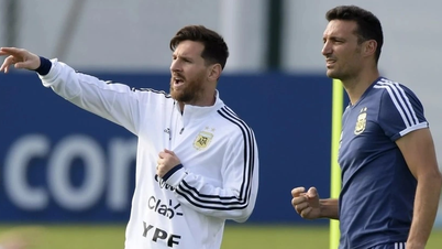 Phản ứng của HLV Scaloni trước tin rời tuyển Argentina vì quyền lực Messi
