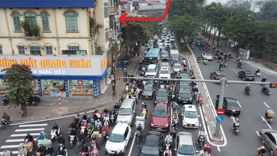 Đường mới mở để giảm ùn tắc bị 'phong tỏa' bởi hàng quán và phương tiện đỗ tràn lan