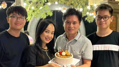 Thu Huyen - Tan Minh៖ គូស្នេហ៍ដ៏កម្រដែលទាំងពីរបានទទួលងារជាសិល្បករប្រជាជន 20 ឆ្នាំដោយមិនប្រកែក