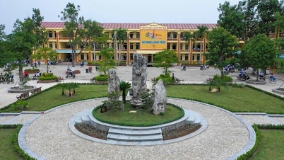 Experience in fostering Party awareness for outstanding union members in high schools in Hung Ha district