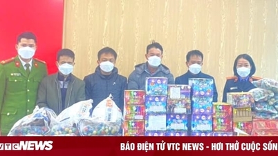 Bắt 4 người đàn ông buôn bán trái phép gần 1 tạ pháo nổ