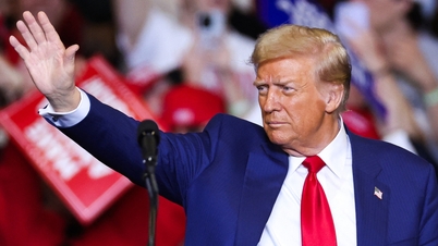 &amp;Ocirc;ng Donald Trump v&amp;agrave; h&amp;agrave;nh tr&amp;igrave;nh quay lại Nh&amp;agrave; Trắng đầy kịch t&amp;iacute;nh
