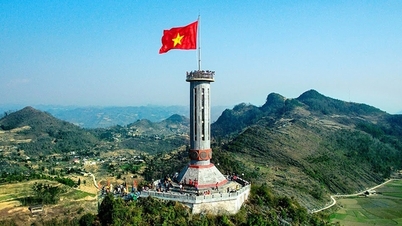 Từ biên giới xa xôi tới biển đảo đầy nắng gió