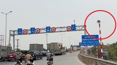Chủ xe đi trên cầu Thanh Trì bất ngờ với tiếng loa ‘át’ tiếng còi xe
