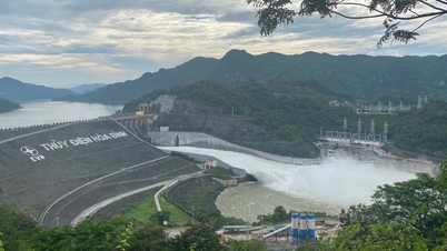 រោងចក្រវារីអគ្គិសនី Hoa Binh បញ្ចេញទឹកជន់លិចទីក្រុងហាណូយ និងខេត្ត-ក្រុងចំនួន ១១ ព្រួយបារម្ភអំពីការឆ្លើយតប