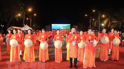 Lễ hội tôn vinh áo dài Việt Nam tại Festival Biển 2023 | Báo Gia Lai điện tử
