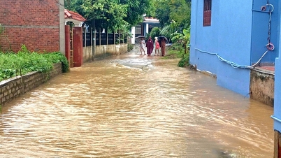 หลังจากเขื่อนแตกผู้คนก็ร้องตะโกนเพราะฝนตกทีไรน้ำท่วมตลอด
