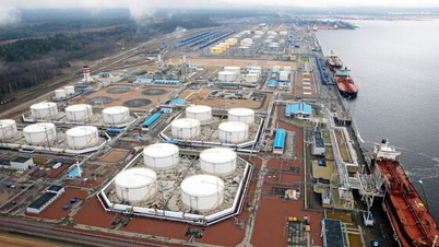 Tàu chở dầu Nga bị trừng phạt “co cụm” ở Biển Baltic
