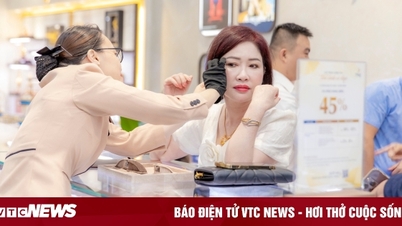 Doanh thu bán sỉ giảm 27%, PNJ vẫn lãi gần 1.000 tỷ đồng