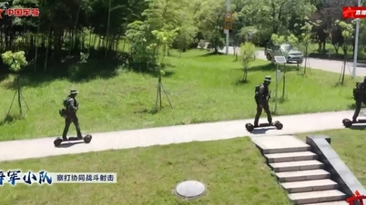 Chinese military jet skis in live-fire drill