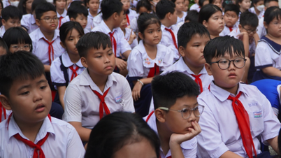Học sinh trường công tựu trường sớm nhất vào ngày 22-8