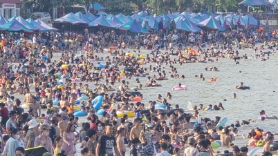 Tourists flock to Do Son on holidays