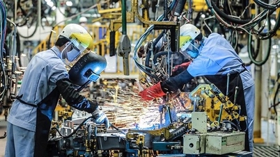 Some key industrial production sectors still face difficulties.