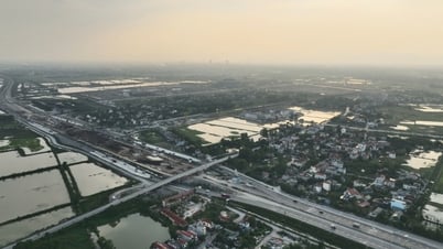 ទិដ្ឋភាពជិតនៃបរិយាកាសសាងសង់ទាំងយប់ទាំងថ្ងៃនៃគម្រោង Sun Group នៅ Ha Nam