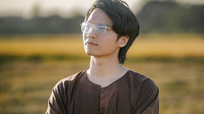 YouTuber ชายได้รับปุ่มเล่นระดับ Diamond หลังจากสร้างเนื้อหาสำหรับเด็กมาเป็นเวลา 8 ปี