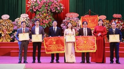 Lễ khai giảng với nhiều bằng khen của Trường ĐH Y dược Huế