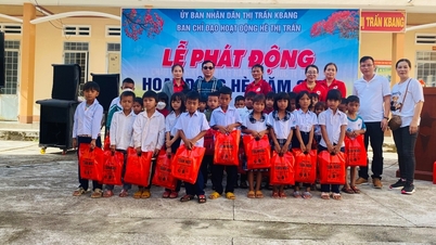 ចែកអំណោយ 750 ដល់ជនក្រីក្រ បេក្ខជនប្រឡងសញ្ញាបត្រមធ្យមសិក្សាទុតិយភូមិ និងសិស្សជួបការលំបាកនៅស្រុកក្របែង | កាសែត Gia Lai អេឡិចត្រូនិក