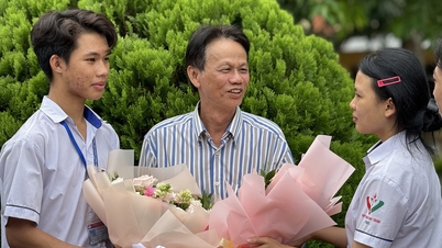 នាយក​សាលា​ចូល​និវត្តន៍ សិស្ស​រាប់​ពាន់​នាក់​ចងចាំ​ថា​៖ 'ដើម្បី​ឲ្យ​គេ​ស្រឡាញ់​អ្នក​ត្រូវ​តែ​បើក​ចិត្ត​ឲ្យ​សិស្ស​របស់​អ្នក'