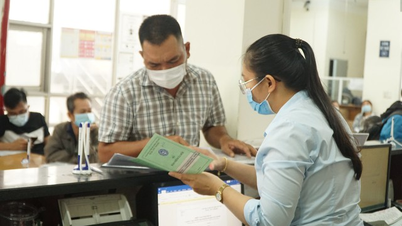 Parliamentary perspective: Why do many workers still choose to withdraw social insurance at one time?
