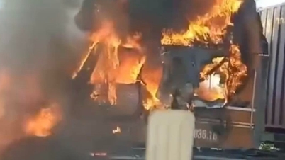 حريق في شاحنة حاويات على الطريق السريع بين مدينة هوشي منه ولونغ ثانه