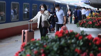 Chạy nhiều chuyến tàu phục vụ người dân du xuân trong ba ngày Tết