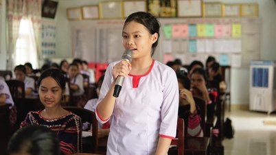 ការសន្ទនា "ស្តាប់កូននិយាយ" ជាមួយសិស្សជនជាតិភាគតិច