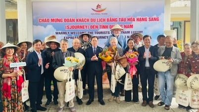 Quảng Nam đón đoàn khách du lịch đầu tiên bằng tàu hỏa hạng sang
