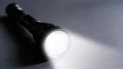 Làm sao để biết áo đã đủ dày để chống nắng?