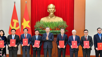 [Photo] The Politburo and the Secretariat held a conference to announce the Decision on the functions and tasks of 13 central agencies and units.