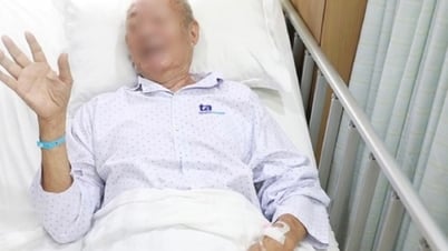 Cụ ông bị bí tiểu suốt 10 năm do khối u chèn ép