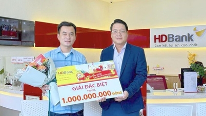 Tỷ phú xứ rừng ngập mặn phấn khởi nhận thưởng lớn tại HDBank