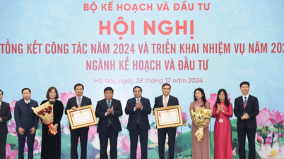 [Ảnh] Thủ tướng Phạm Minh Chính dự Hội nghị triển khai nhiệm vụ năm 2025 của ngành Kế hoạch và Đầu tư