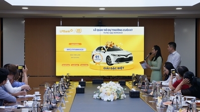 Vietnam Post và LPBank trao thưởng chương trình “Triệu quà tặng - Vạn lời tri ân”