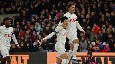 Son Heung-min បន្ត​ភ្លឺ​ចិញ្ចាច​ឡើង​វិញ​ដោយ​ធ្វើ​ឲ្យ​សុបិន​ឈ្នះ​ពាន Premier League របស់ Tottenham ឡើង​វិញ។