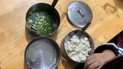 សាលានៅ Son La បង្វិលបាយ និងស៊ុតស្ងោរឲ្យសិស្ស