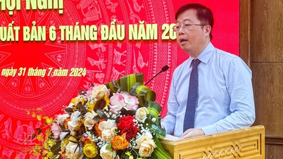 អនុរដ្ឋមន្ត្រីក្រសួងព័ត៌មាន និងសារគមនាគមន៍៖ «សៀវភៅក្រាស់នឹងដាក់តាំងនៅខ្ពស់ ហើយកម្របានប៉ះ»