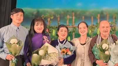 Singer Bich Thuy was moved when "Bong Canh Stork" was honored