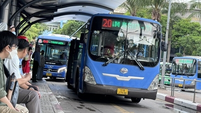 Ho-Chi-Minh-Stadt beginnt mit der „Elektrifizierung“ von Bussen und prüft Standorte für den Bau von Ladestationen
