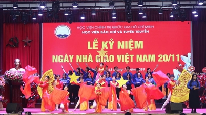 បណ្ឌិតសភាសារព័ត៌មាន និងសារគមនាគមន៍ បានរៀបចំពិធីអបអរសាទរខួបលើកទី ៤២ នៃទិវាគ្រូបង្រៀនវៀតណាម (២០ វិច្ឆិកា ១៩៨២ ដល់ថ្ងៃទី ២០ ខែវិច្ឆិកា ឆ្នាំ ២០២៤)