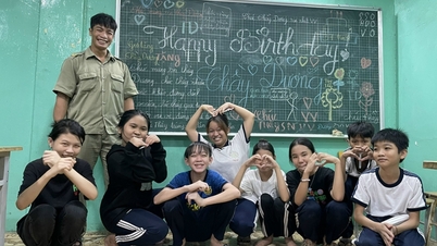 Lớp học tình thương của anh bảo vệ dân phố | Báo Gia Lai điện tử
