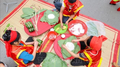 Giỗ Tổ Hùng Vương 2023: Hấp dẫn hội thi làm bánh chưng, bánh giầy