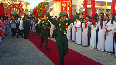 Hau Giang youth enthusiastically join the army