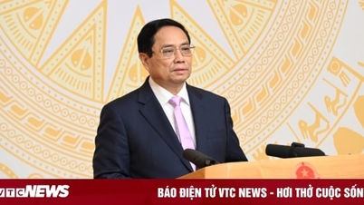 Thủ tướng gặp mặt nhà giáo và cán bộ quản lý giáo dục tiêu biểu